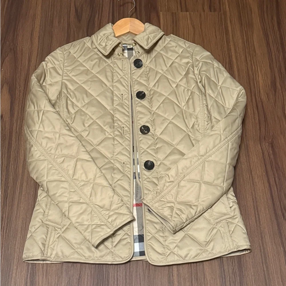NWOT Burberry Beige Quilted Jacket - Picture 1 of 8